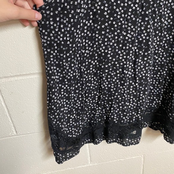 Mudd Black and White Spotted Lightweight Scoop Neck Tank with Lace, Size Medium - Picture 3 of 5